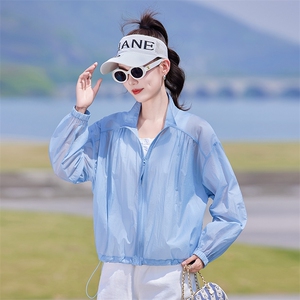 时尚蓝色短款女轻薄小外套夏季新款连帽旅行户外透气长袖薄短外套图片