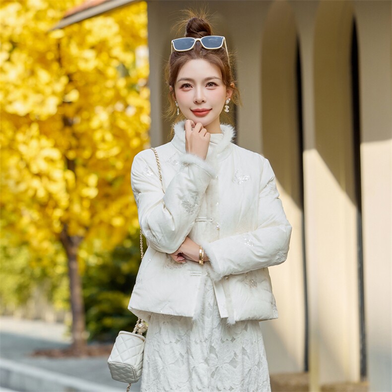 【bao款现货】2026新款冬装亮片盘扣新中式羽绒服白鸭绒真水貂毛,女装羽绒服,雅静靓衣