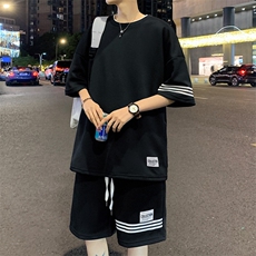 黑色