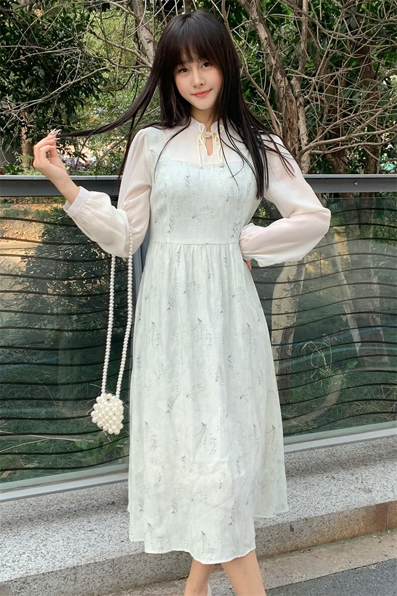现货2024年春季女民族风盘扣领口修身显瘦网红法式连衣裙,女装连衣裙,煊芮熙