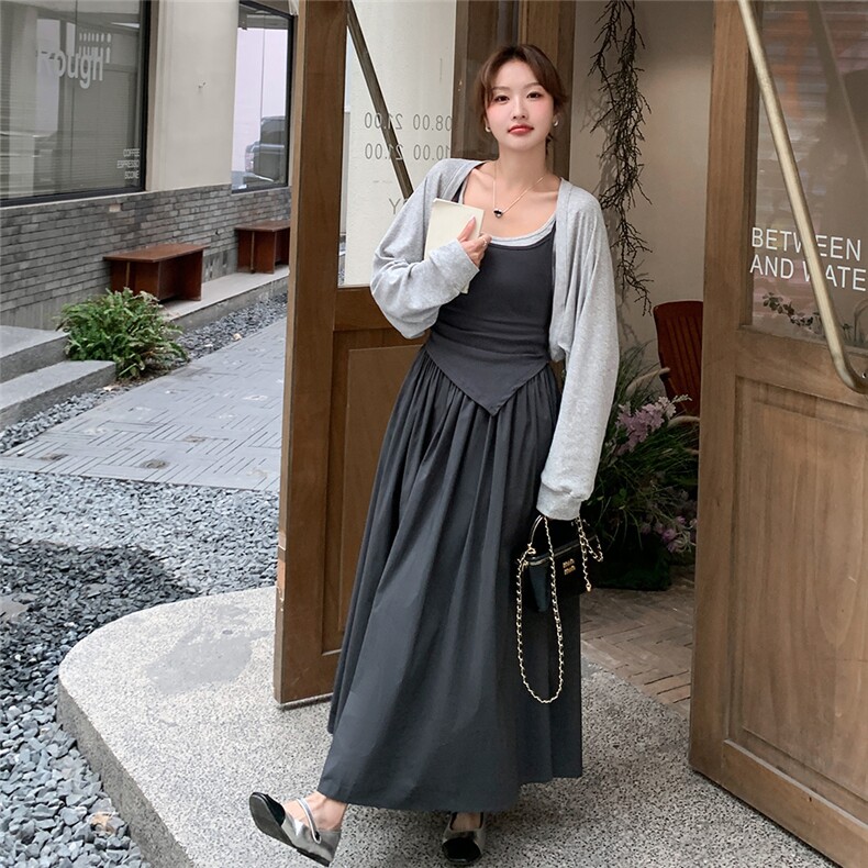 灰色慵懒风披肩开衫套装裙女2025开春穿搭一整套吊带连衣裙两件套图片