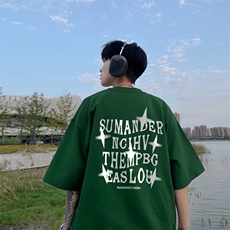 墨绿色