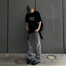 烟灰色