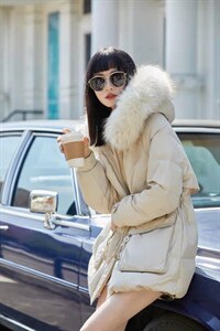 冬装现货 一手长貉子大毛领羽绒服图片