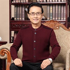 酒红色