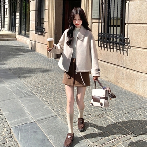 燕麦色简约休闲毛呢外套女秋冬超火好看高级小众加厚短款夹克上衣图片