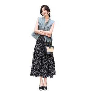 马甲吊带连衣裙套装女2024夏季新款海边度假风碎花长裙图片
