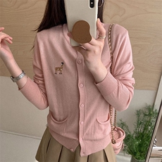 2025年春季学院风纯色小马刺绣双兜开衫，女装针织衫/毛衣，佰米娇羊绒