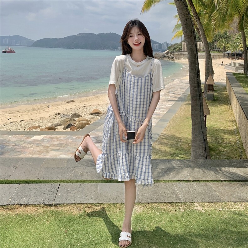 2025夏季设计感甜美复古格子木耳边吊带裙减龄白色短袖上衣两件套,女装套装/套裙,2C090