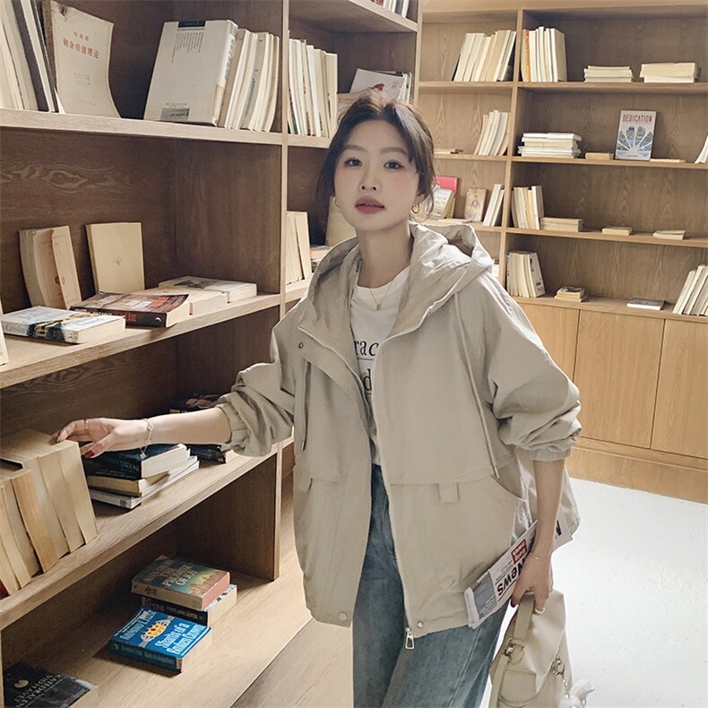 2025年秋季宽松型常规日韩休闲长袖拉链连帽年轻风格热卖款,女装风衣,秋牧寒烟