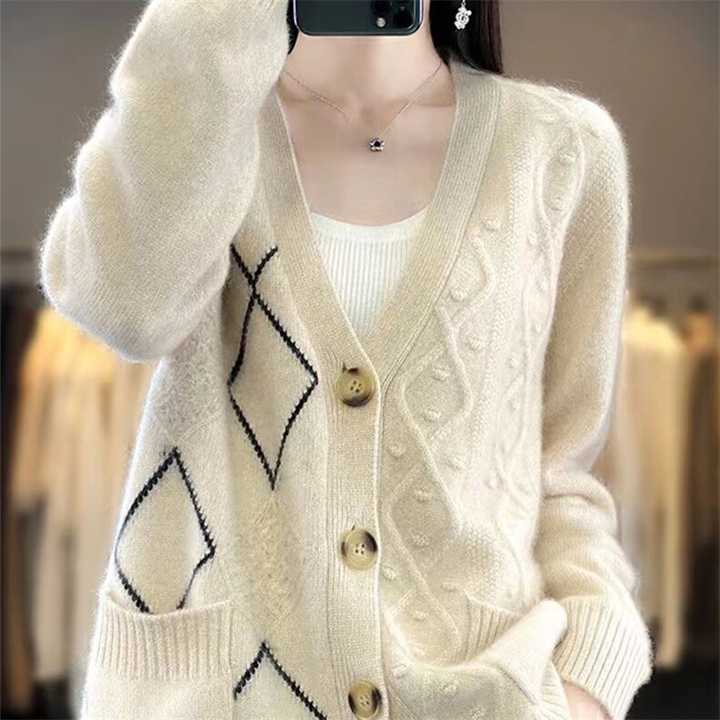 秋冬新款100%纯羊毛开衫女V领菱形刺绣针织衫宽松羊绒打底衫外套,针织衫/毛衣,萱芳婷羊绒