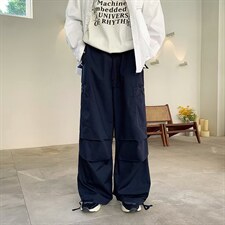 深蓝色