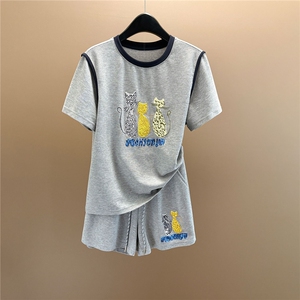 韩版休闲时尚套装女夏款个性简约圆领印花刺绣上衣阔腿短裤两件套图片