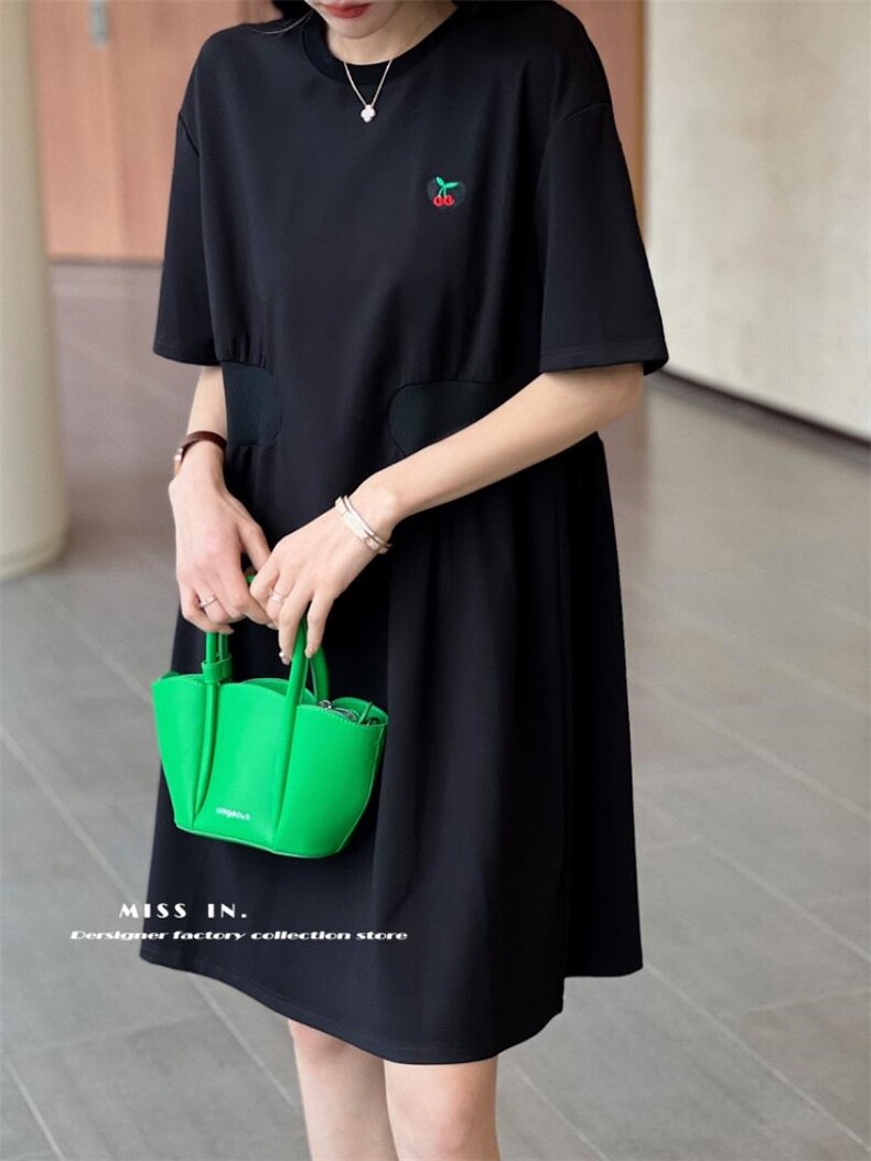 现货夏季新款休闲款连衣裙，女装连衣裙，蜜思印·金