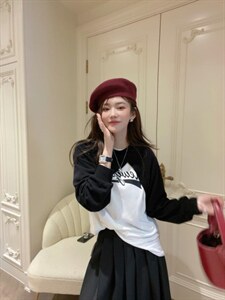 含羊毛两件套图片