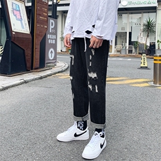黑色