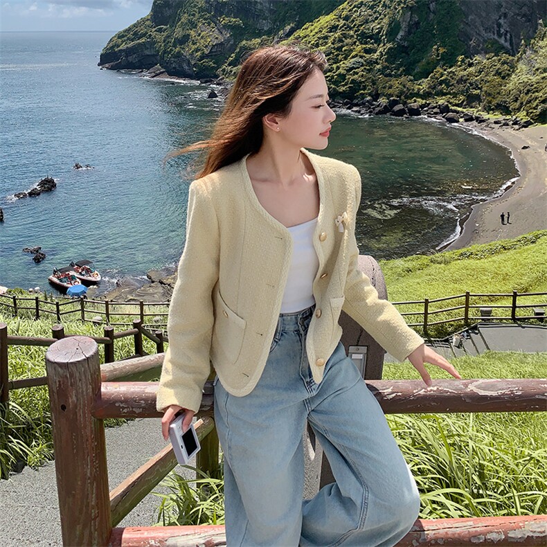 2026韩系氛围感小香风短外套女秋季新款格子V领宽松百搭通勤开衫,女装短外套,艾米莉亚
