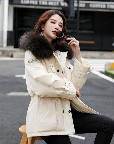 新款羽绒服派克服现货季末大清仓，加V：Mingo686868，女装羽绒服，朗色千秋