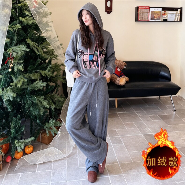 巨好看休闲时尚套装女秋冬季新款卡通印花连帽卫衣直筒长裤两件套，女装套装/套裙，江南