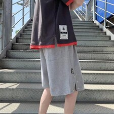 灰色