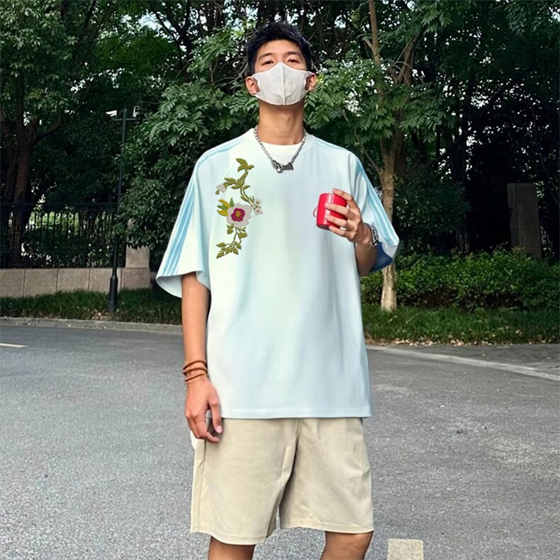 抖音得物品质二开240克宽松纯棉美式潮牌印花三条杠中性风短袖T恤,男装T恤,电商A486