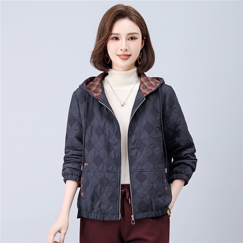 现货2026春秋季新款时尚中老年妈妈款休闲短外套上衣格子女士风衣,女装短外套,璐依舞