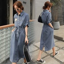 2023年时尚小翻领排扣潮流收腰系带短袖插袋牛仔连衣裙，女装连衣裙，钱塘布衣