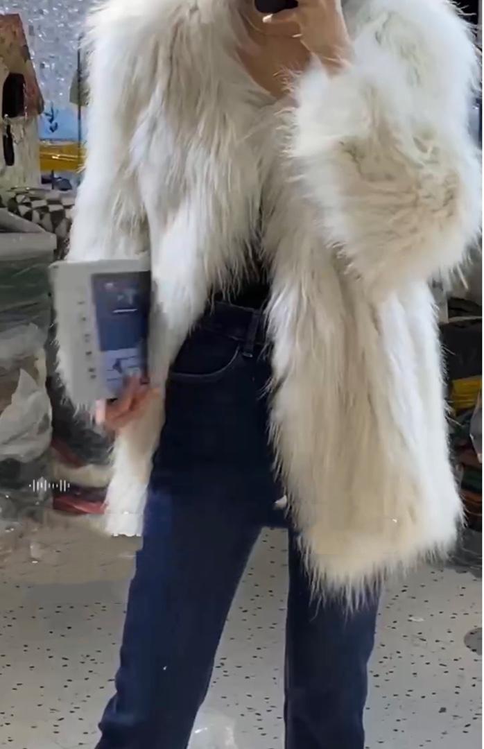 洋气款仙气飘飘有里布长款白貉编织皮草外套,女装皮草,L·H·X