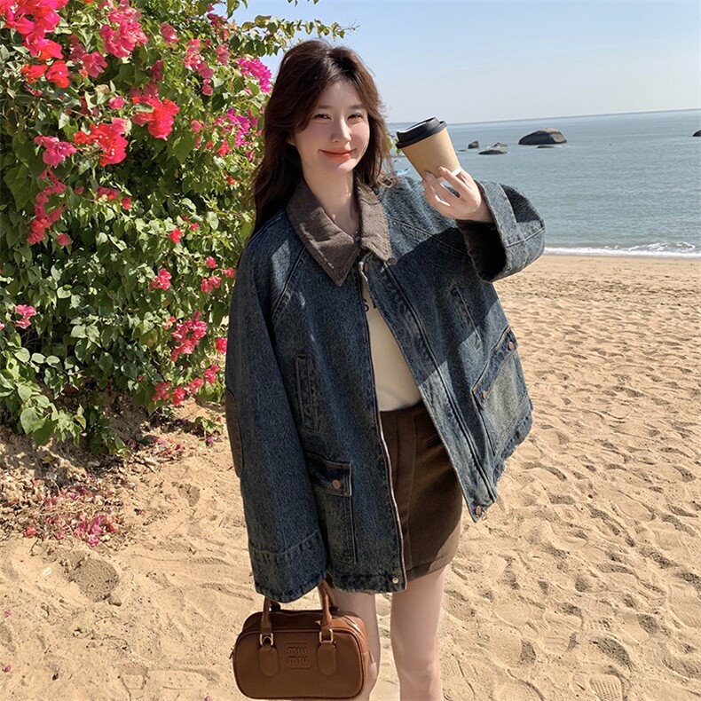 蓝色复古撞色拼接牛仔外套女2025春秋新款设计感炸街翻领夹克上衣，女装短外套，含赞