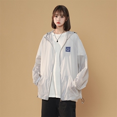 浅灰色