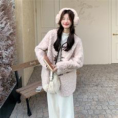 小香风毛绒外套女冬季圆领牛角扣中长款显瘦保暖气质外套，女装短外套，2C262