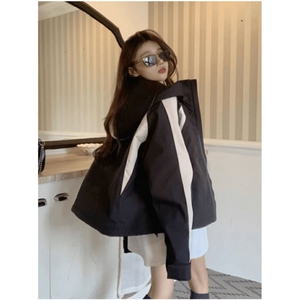 美式拼接冲锋衣短款外套女秋季2025新款设计感小个子休闲连帽上衣图片