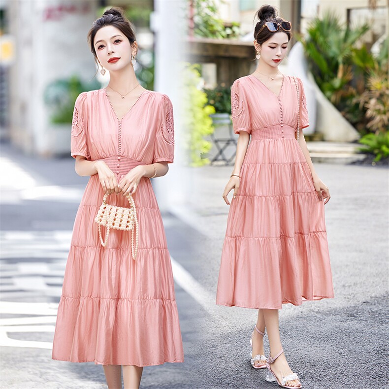 高级感粉色天丝连衣裙女夏2024新款收腰显瘦气质V领别致漂亮裙子，女装连衣裙，布芭啦
