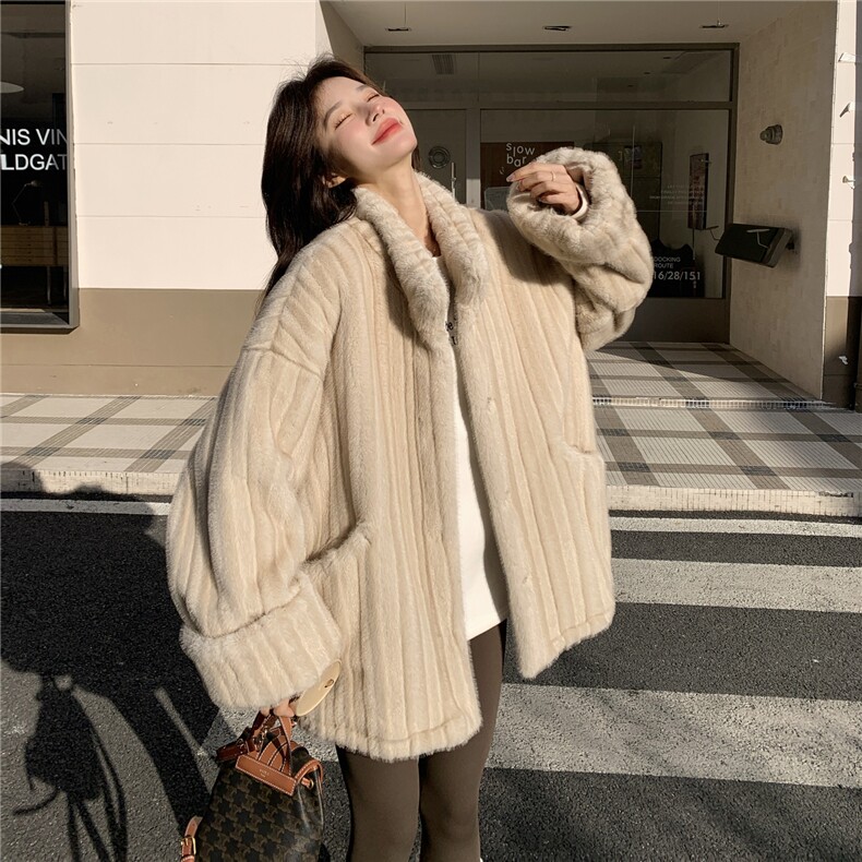 杏色慵懒风仿水貂毛立领外套女2025冬新款高级感保暖厚实皮毛一体图片