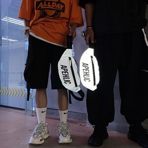 创意款单肩帆布包女嘻哈个性男士胸包腰包反光潮酷斜挎包图片