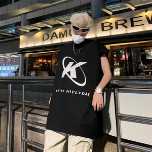 夏季男款潮牌美式高街复古字母印花背心宽松圆领外穿运动无袖上衣图片