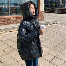 白鸭绒亮面短款羽绒服女新款时尚保暖羽绒外套，女装羽绒服，潮品会