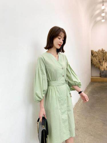 风衣式腰带连衣裙，女装风衣，荷塘月色