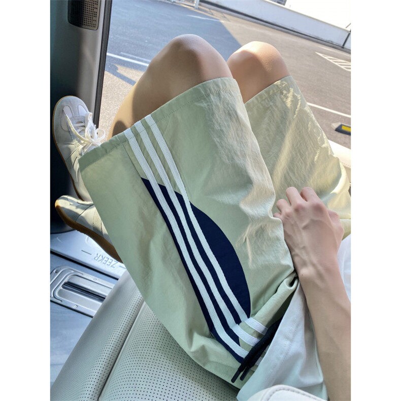 美式高街伞兵短裤男款夏季冰丝宽松直筒五分中裤三条杠拼接运动裤图片