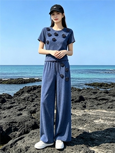 欧货时尚休闲运动套装夏季新款圆领立体花朵上衣直筒长裤两件套潮图片