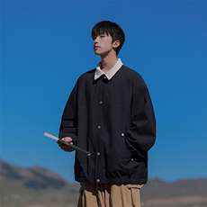 黑色