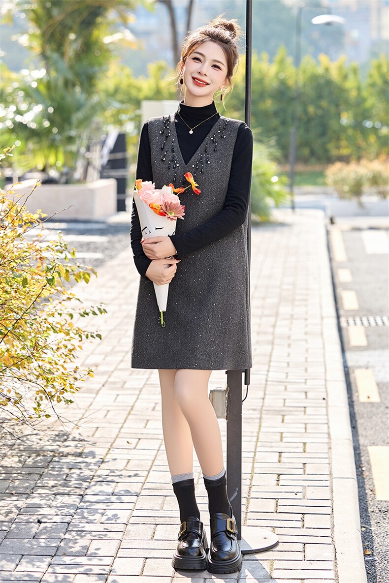 名媛小香风连衣裙两件套女2025春季新款重工钉珠毛呢背带裙打底衫,女装套装/套裙,罗腾