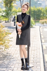 名媛小香风连衣裙两件套女2025春季新款重工钉珠毛呢背带裙打底衫，女装套装/套裙，罗腾