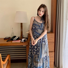 复古文艺风日系吊带连衣裙夏季2025新款民族风宽松小众印花A字裙，女装连衣裙，2C123