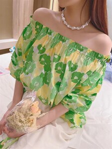 新款碎花上衣图片
