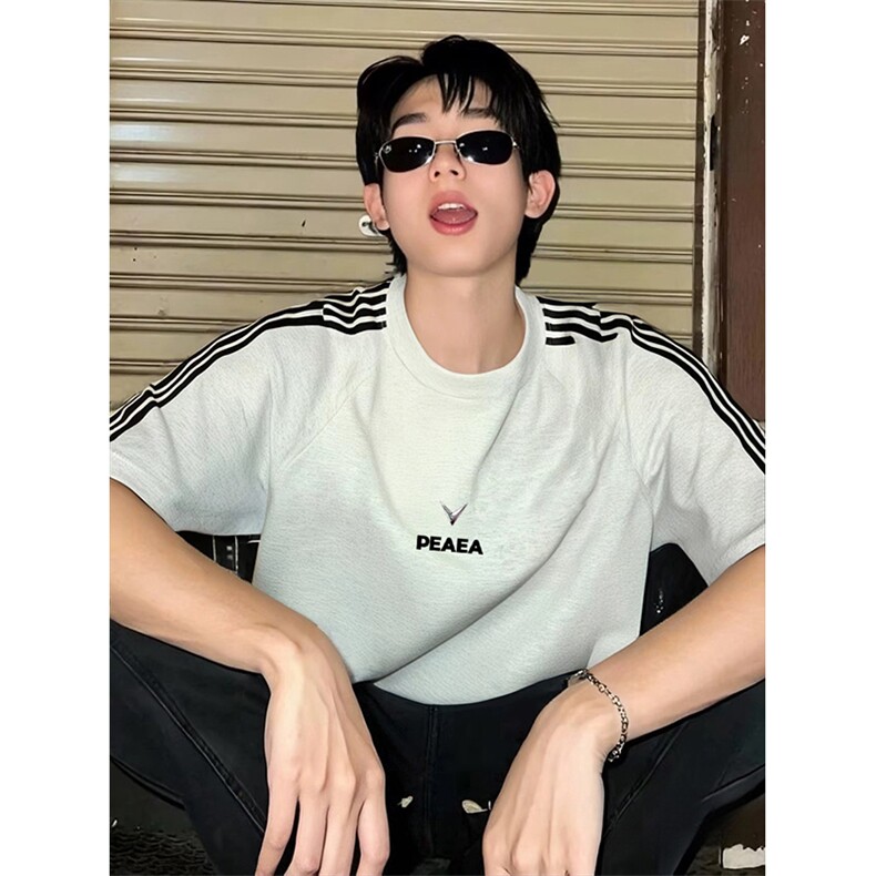 抖音得物品质二开240克宽松纯棉美式潮牌印花三条杠中性风短袖T恤，男装T恤，电商A486