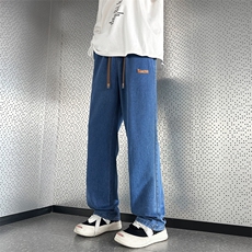 深蓝色