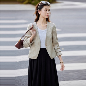 时尚气质小香风外套女春秋2025新款小个子修身显瘦减龄V领短上衣图片