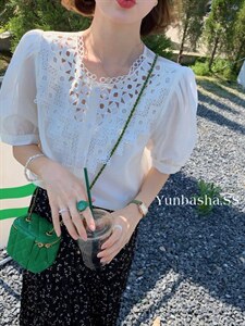 2022韵芭莎夏季新款镂空设计上衣图片