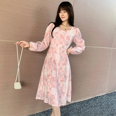 现货2024年春季时尚气质减龄修身显瘦长袖印花连衣裙，女装连衣裙，煊芮熙
